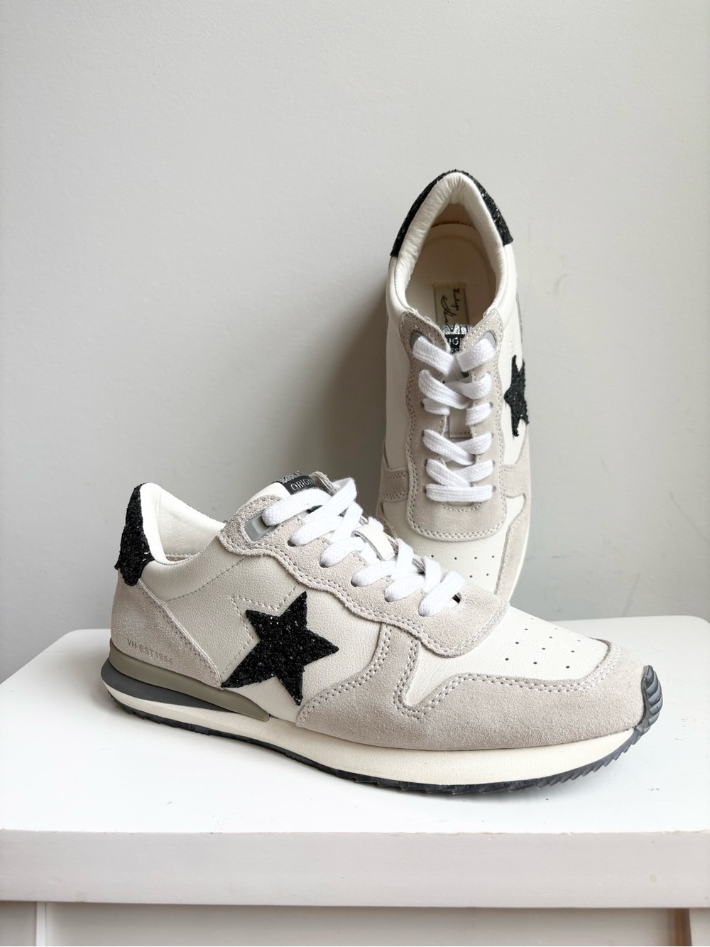 Vintage Havana sneakers size 10 glitter NWOT black tan white star